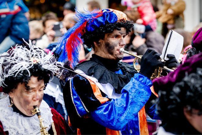 Deskundigen: Zwarte Piet van Facebook en Instagram bannen gaat te ver