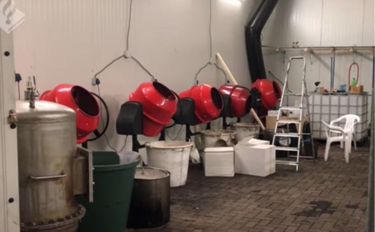 Video: Manege blijkt Nederlands grootste cocaïnewasserij, 13 Colombianen gepakt
