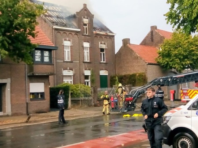 Video: Tropische storm zorgt voor wateroverlast en omgevallen bomen in Zuid-Limburg