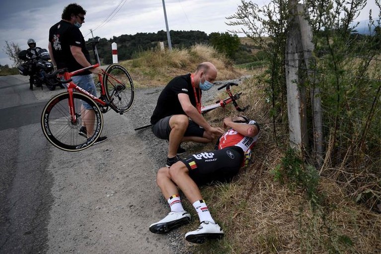 Indrukwekkende Van Aert rondt werk Jumbo-Visma af in zware openingsrit Dauphiné