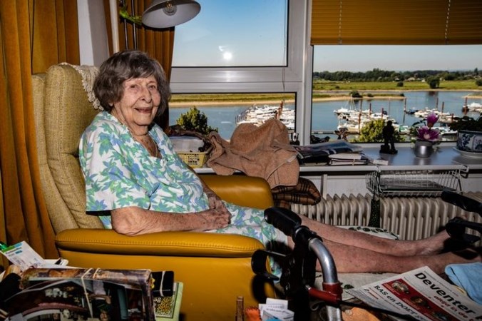 Dankzij Meta (100) noemen we ongetrouwde vrouwen geen ‘mejuffrouw’ meer