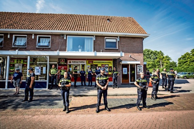 Politie verzegelt supermarkt in Twente vanwege overtredingen