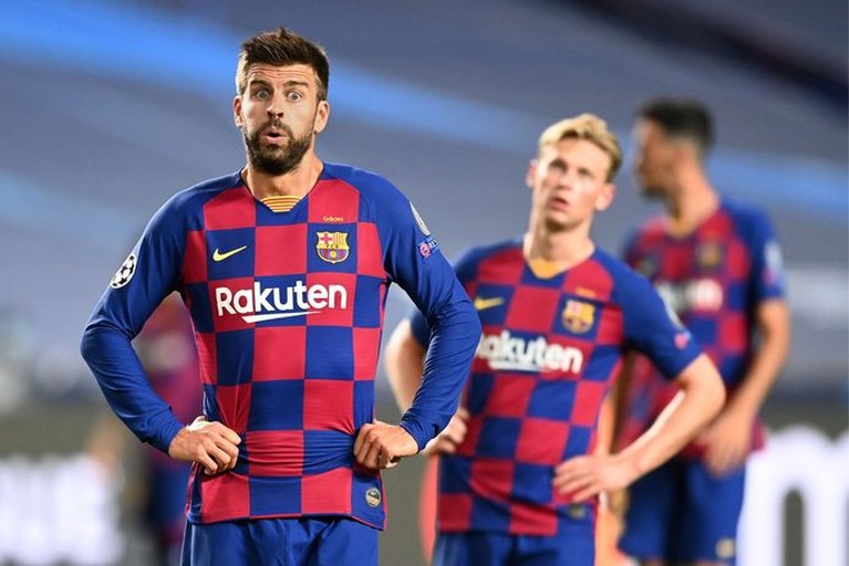 Weergaloos Bayern trakteert Barcelona op historische nederlaag