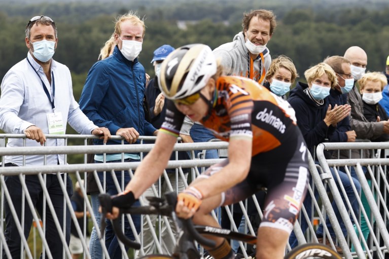 Van der Breggen klopt topfavoriete Van Vleuten en pakt eerste nationale titel op de weg