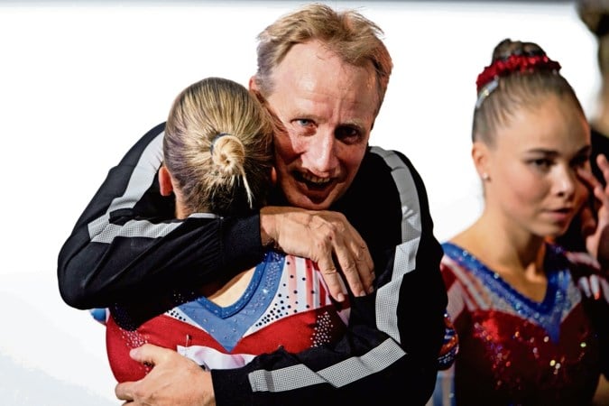 ‘Met terugkeer verdachte coaches geeft Nederlandse gymnastiekbond vernederde turnsters een trap na’