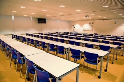 Colleges zijn begonnen, maar de studenten zitten thuis