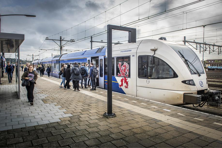 Verhoogde inzet Arriva op Maaslijn blijkt onnodig; treinen worden ingekort - De Limburger