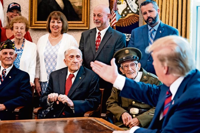 Donald Trump moet na uitlatingen ‘suckers’ en ‘losers’ gaan vechten om de steun van het leger