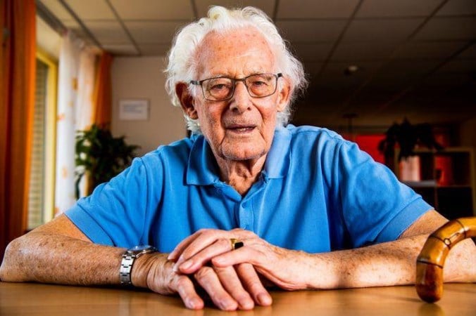 Jan Hoek (94) werd genoemd door de koning: Het liefste zou ik nu een potje janken