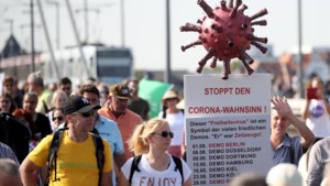 Veel politie bij protest tegen coronamaatregelen in Düsseldorf