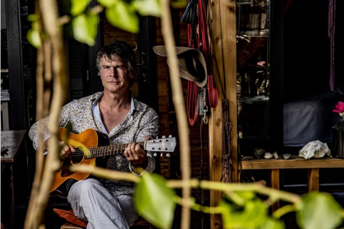 Marcel de Groot (55) na turbulent leven dichter bij zijn vader Boudewijn dan ooit: ‘Een zak wiet en whisky levert geen topsong’