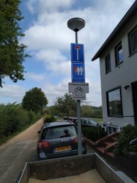 Gemeente vervangt verwarrende verkeersborden bij Schin op Geul