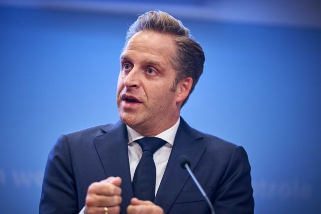 Avond- en nachtklok op tafel als volgende stap coronacrisis