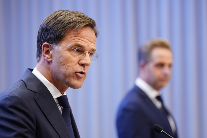 Commentaar: Krijgen we de snel oplopende besmettingscijfers niet omlaag, dan stevenen we af op een nieuwe lockdown