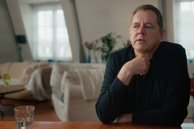 Documentaire over regisseur Dick Maas: Versnipperd inkijkje in werkwijze van eerlijke vakman