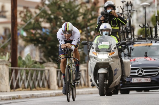 Ganna opent Giro met ritzege, ploeggenoot Thomas slaat slag