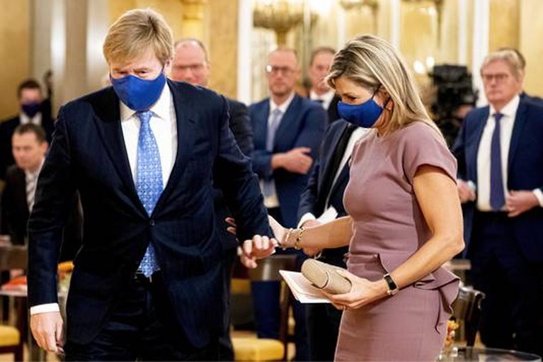 Koning Willem-Alexander breekt vakantie Griekenland af na ophef: ‘Reacties zijn heftig, die raken ons’