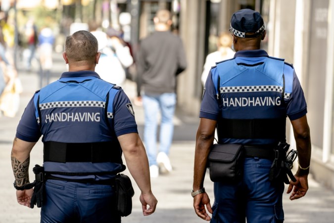 Vakbonden: streng handhaven van coronaregels is een illusie