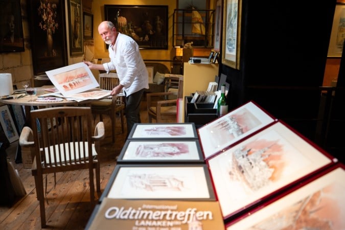 Kunstenaar Mathy Engelen kleurt aquarellen in met wijn en bier