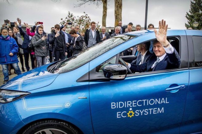 Zet je auto in als powerbank en je verdient geld terwijl hij stilstaat