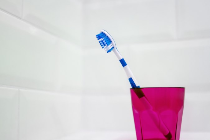 Hoe ga je thuis het coronavirus met emmer en sop te lijf? Tips van de experts