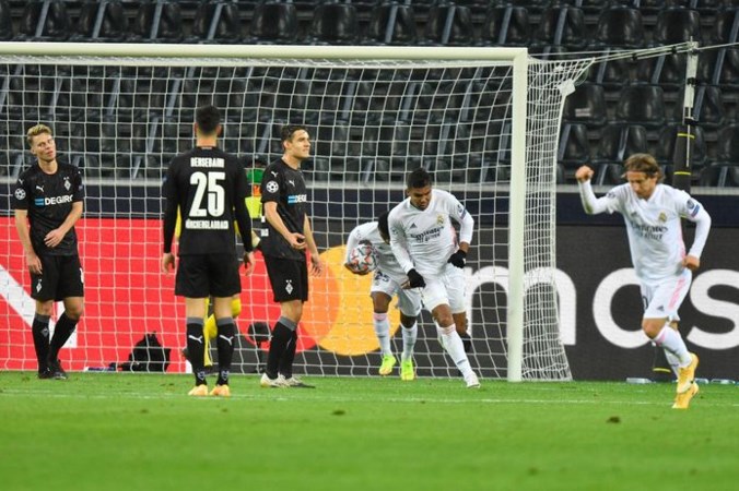 Real Madrid voorkomt in blessuretijd nederlaag bij Borussia Mönchengladbach
