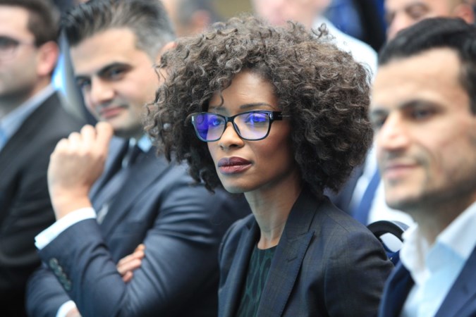 Sylvana Simons stapt voor Kamerverkiezingen uit Amsterdamse raad