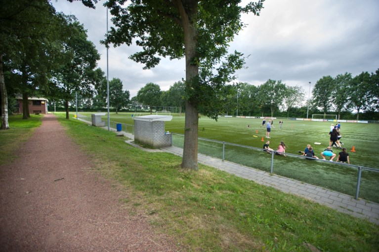 Bouwplannen voor brede school en nieuwe voetbalaccommodatie in Amstenrade kunnen rekenen op brede steun