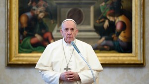 Paus stelt belangrijk bestuursorgaan Vaticaan onder toezicht