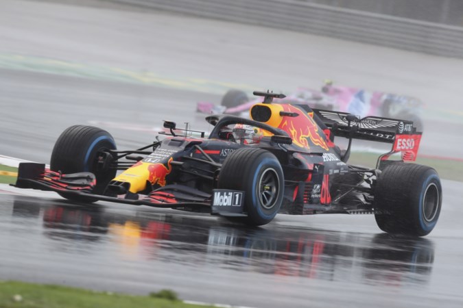 Hamilton bekroont wereldtitel met prachtige zege; Verstappen tolt rond en verspeelt kansen op zege