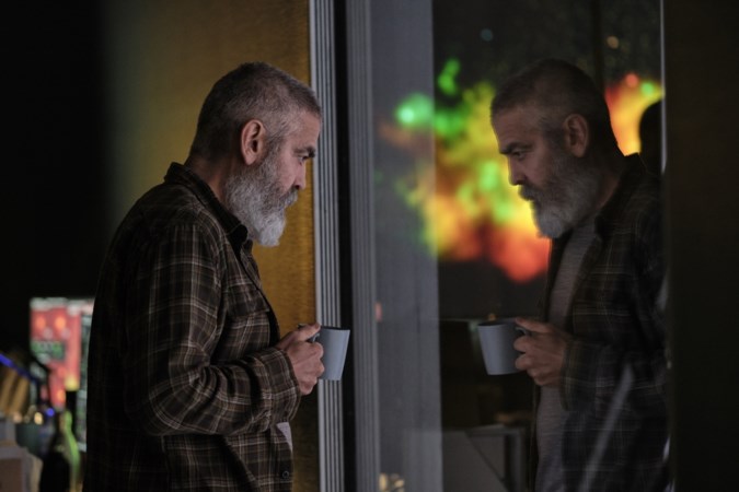 George Clooney: ‘Mijn vrouw stond erop dat ik die wilde bos op mijn kin meteen na de opnamen van ‘The Midnight Sky’ verwijderde’
