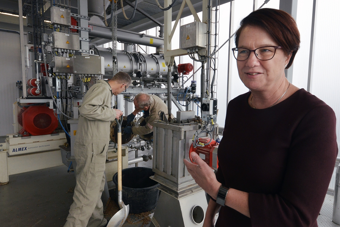 In de nieuwe keuken van Feed Design Lab in Wanssum wordt geëxperimenteerd met diervoeding - De Limbu