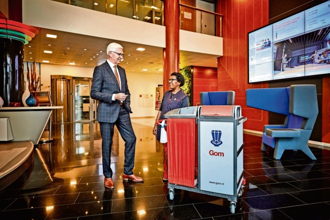 Schoonmaker van kantoor kan ook de thuiswerkplek onder handen nemen