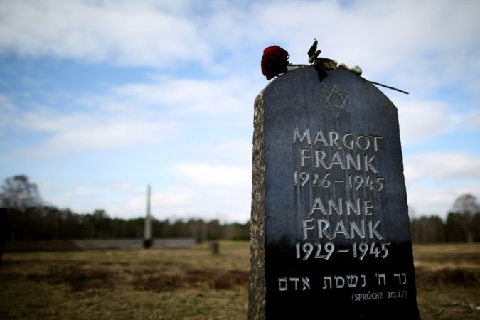 Reconstructie: Margot en Anne Frank overleden eerder dan tot... - De