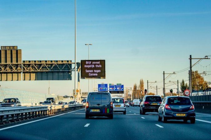 Tóch even naar kantoor: waarom luisteren we minder naar de oproep van Rutte om thuis te werken?