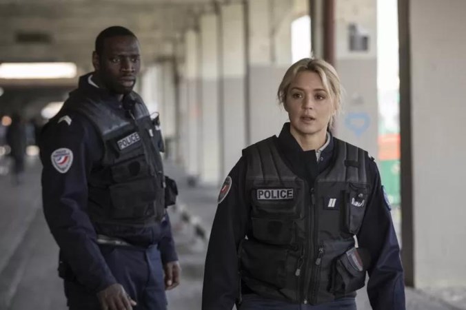 Filmrecensie Police: de grilligheid van het bestaan in een politieauto