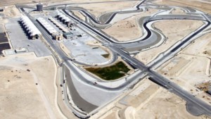 De allereerste GP in het Midden-Oosten in 2004: ineens domineerden snelle Formule 1-bolides in plaats van kamelen