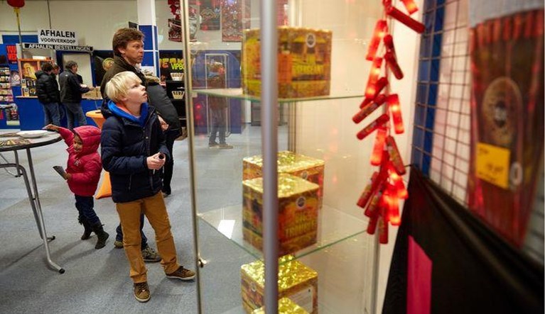 Winkeliers willen tóch vuurwerk verkopen en stappen naar de rechter