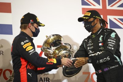 Wat betekent positieve coronatest van Hamilton voor Max Verstappen?