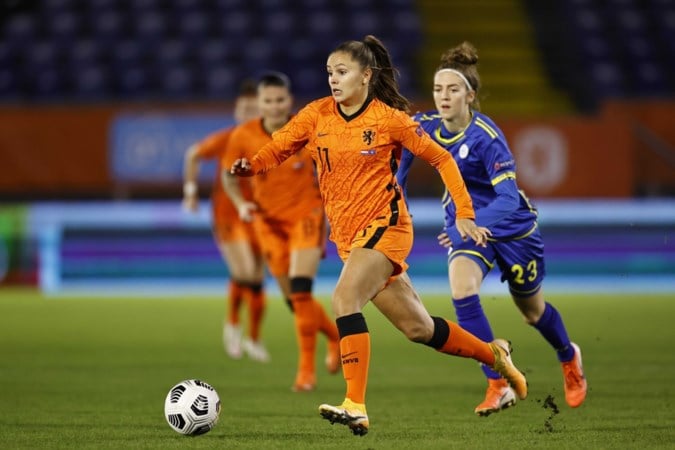 Column: vrouwenvoetbal blijft als kijksport net zo onbevredigend als een aflevering van ‘Ik vertrek’
