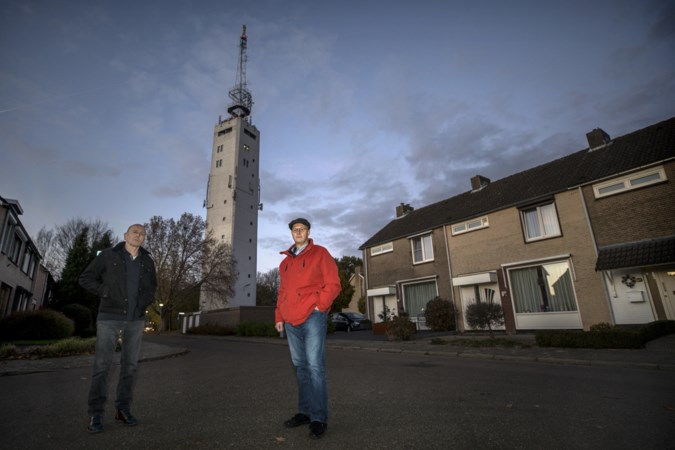 Lawaai zendmast irriteert deel van Maastrichtse woonwijk die van de overlast af wil: ‘Helaas, de toren verhuizen kan niet’