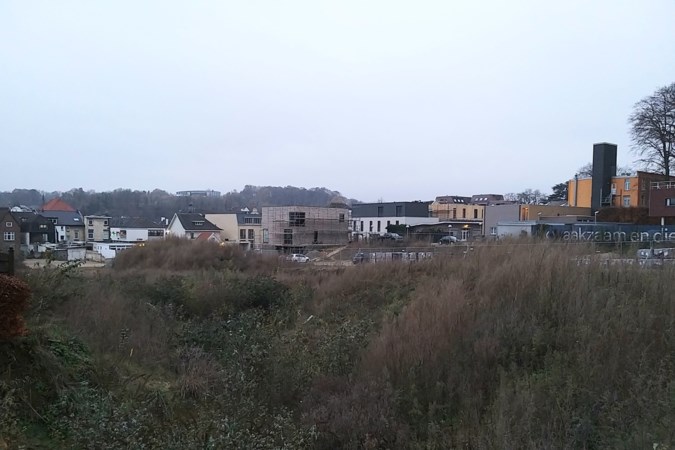 Valkenburg staakt zoektocht naar veroorzaker van vervuiling van het Villa Via Nova-terrein