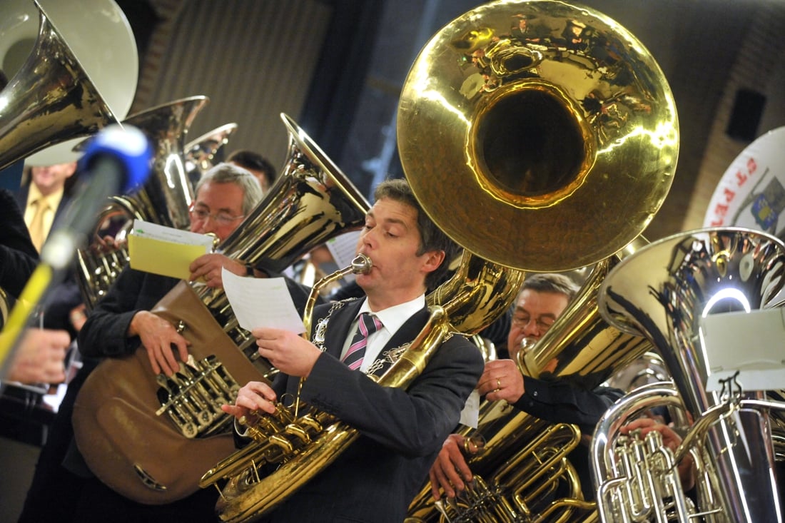 Oud-burgemeester Venray loopt wekenlang met het rijbewijs van zijn opvolger op zak - De Limburger
