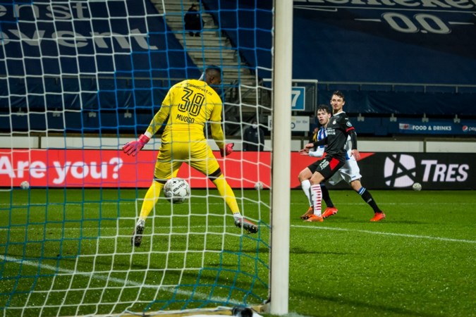 PSV krijgt weer een ‘hongerklop’ en kan niet profiteren van misstappen concurrenten