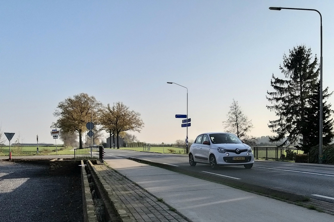 Metingen van politie laten ander beeld zien dan die van buurtbewoners; aanpassing van provinciale weg bij De Hut heeft geen prio....