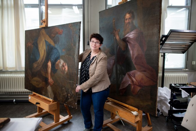 Zes ‘voortreffelijke schilderijen’ gerestaureerd terug naar plek van oorsprong: het bisschoppelijk paleis in Roermond