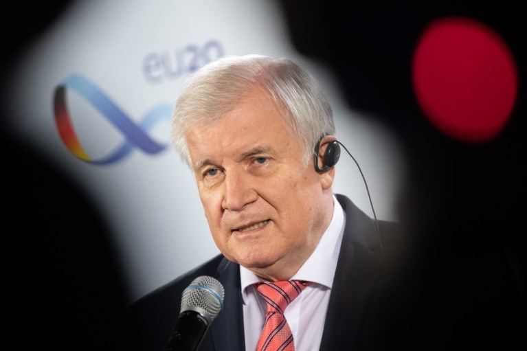 Duitse minister Binnenlandse Zaken wil meteen strenge lockdown