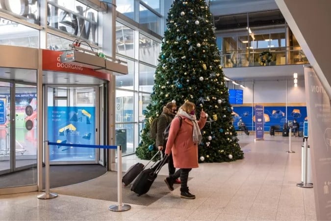 Flying home for Christmas... het wordt steeds stiller op Eindhoven Airport