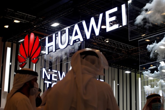 Nederlanders hebben geen angst voor Chinese telefoon, maar zijn wel beducht voor Chinees netwerk