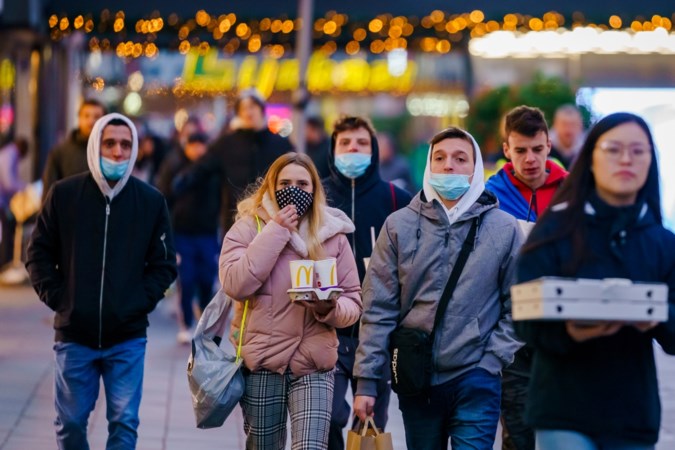 Artsen tegen uitzondering mondkapjesplicht longpatiënten: ‘Autogordel zit ook niet lekker’